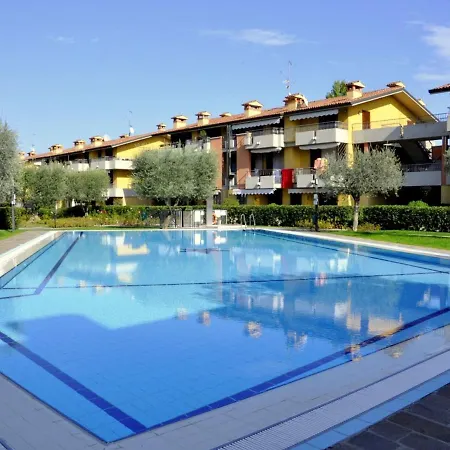 Tasteful In With Pool Sirmione