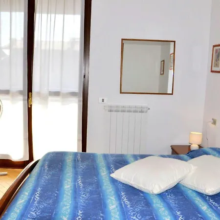 Holiday home Tasteful In With Pool Sirmione